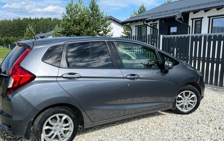 Honda Fit III, 2018 год, 1 250 000 рублей, 8 фотография