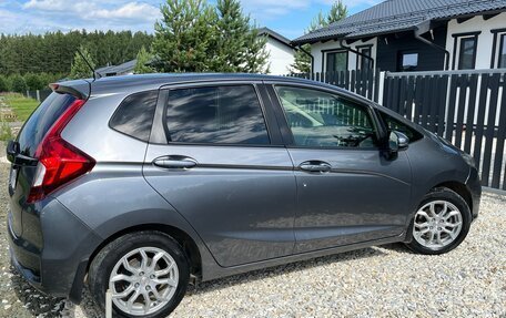 Honda Fit III, 2018 год, 1 250 000 рублей, 7 фотография