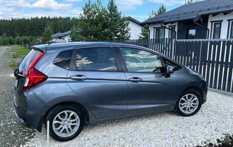 Honda Fit III, 2018 год, 1 250 000 рублей, 13 фотография