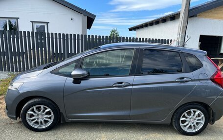 Honda Fit III, 2018 год, 1 250 000 рублей, 23 фотография