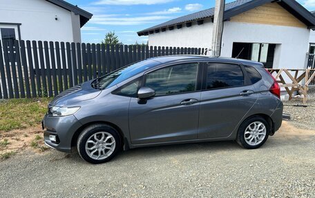 Honda Fit III, 2018 год, 1 250 000 рублей, 24 фотография