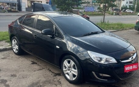 Opel Astra J, 2013 год, 790 000 рублей, 2 фотография