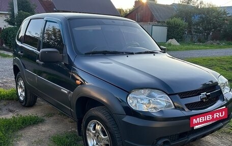 Chevrolet Niva I рестайлинг, 2010 год, 450 000 рублей, 4 фотография