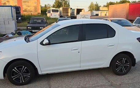 Renault Logan II, 2014 год, 900 000 рублей, 2 фотография