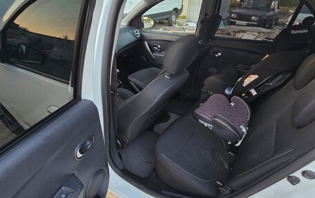 Renault Logan II, 2014 год, 900 000 рублей, 11 фотография