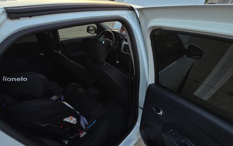 Renault Logan II, 2014 год, 900 000 рублей, 12 фотография