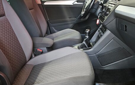 Volkswagen Tiguan II, 2017 год, 1 690 000 рублей, 13 фотография