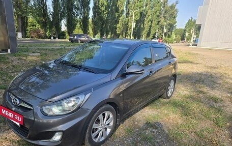Hyundai Solaris II рестайлинг, 2011 год, 920 000 рублей, 6 фотография