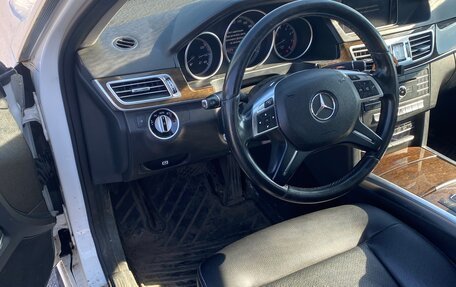 Mercedes-Benz E-Класс, 2015 год, 1 800 000 рублей, 5 фотография
