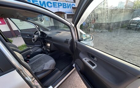Volkswagen Sharan I рестайлинг, 2005 год, 620 000 рублей, 18 фотография