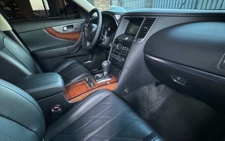 Infiniti QX70, 2014 год, 3 500 000 рублей, 11 фотография
