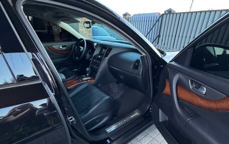Infiniti QX70, 2014 год, 3 500 000 рублей, 12 фотография