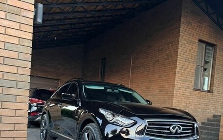 Infiniti QX70, 2014 год, 3 500 000 рублей, 18 фотография