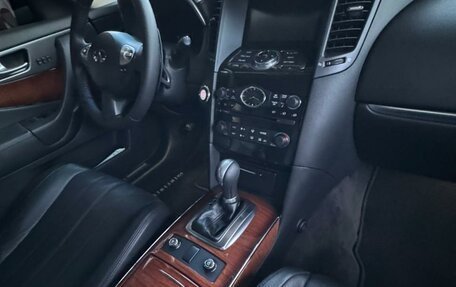 Infiniti QX70, 2014 год, 3 500 000 рублей, 27 фотография