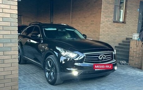 Infiniti QX70, 2014 год, 3 500 000 рублей, 26 фотография