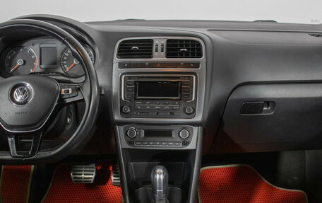 Volkswagen Polo VI (EU Market), 2016 год, 1 070 000 рублей, 14 фотография