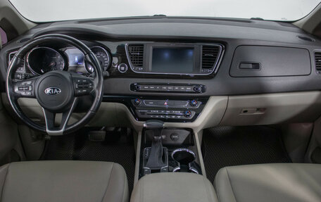 KIA Carnival III, 2018 год, 2 870 000 рублей, 13 фотография
