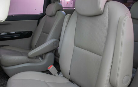 KIA Carnival III, 2018 год, 2 870 000 рублей, 10 фотография