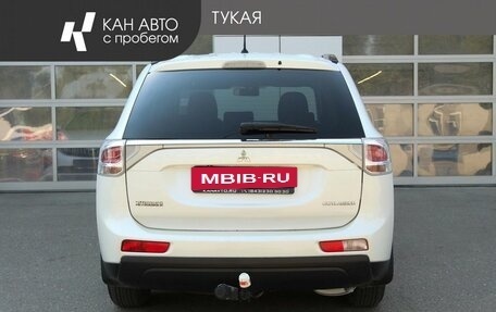 Mitsubishi Outlander III рестайлинг 3, 2013 год, 1 040 000 рублей, 4 фотография