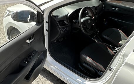 Hyundai Solaris II рестайлинг, 2022 год, 2 200 000 рублей, 5 фотография
