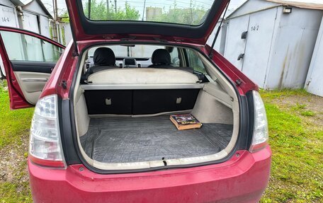 Toyota Prius, 2006 год, 600 000 рублей, 8 фотография