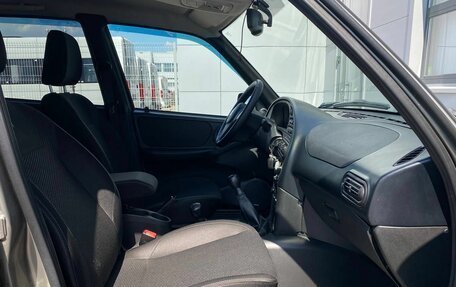 Chevrolet Niva I рестайлинг, 2017 год, 760 000 рублей, 12 фотография