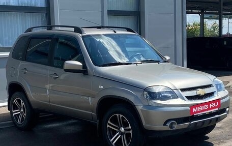 Chevrolet Niva I рестайлинг, 2017 год, 760 000 рублей, 3 фотография