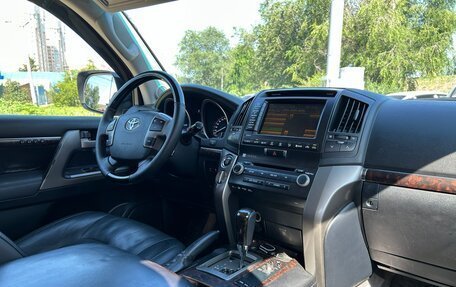 Toyota Land Cruiser 200, 2010 год, 2 850 000 рублей, 10 фотография