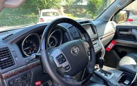 Toyota Land Cruiser 200, 2010 год, 2 850 000 рублей, 11 фотография