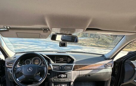 Mercedes-Benz E-Класс, 2011 год, 1 300 000 рублей, 22 фотография