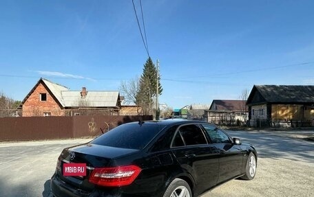 Mercedes-Benz E-Класс, 2011 год, 1 300 000 рублей, 10 фотография