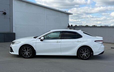 Toyota Camry, 2022 год, 3 150 000 рублей, 2 фотография