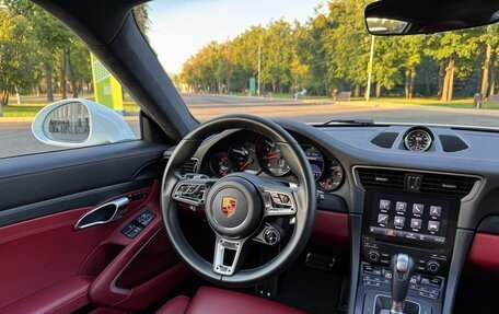 Porsche 911, 2018 год, 12 990 000 рублей, 17 фотография