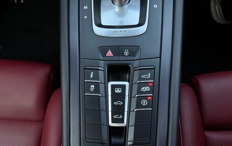 Porsche 911, 2018 год, 12 990 000 рублей, 25 фотография