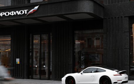 Porsche 911, 2018 год, 12 990 000 рублей, 34 фотография