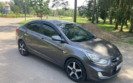Hyundai Solaris II рестайлинг, 2011 год, 540 000 рублей, 3 фотография