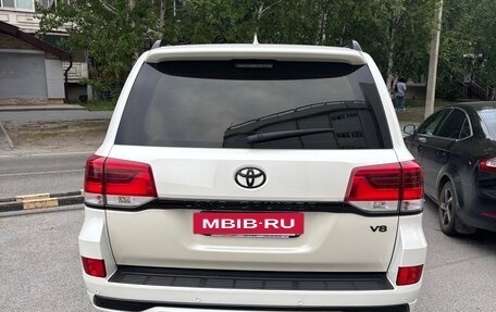 Toyota Land Cruiser 200, 2017 год, 6 000 000 рублей, 9 фотография