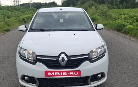Renault Sandero II рестайлинг, 2017 год, 1 030 000 рублей, 2 фотография