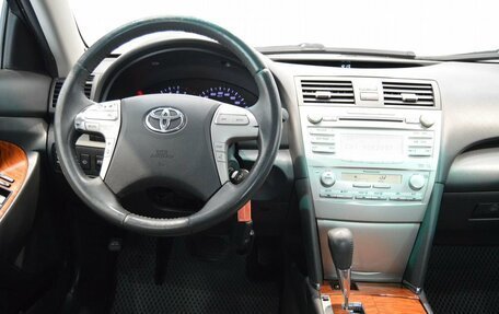 Toyota Camry, 2011 год, 1 180 000 рублей, 28 фотография