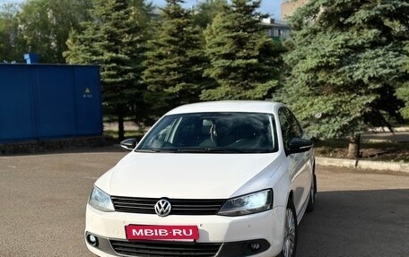 Volkswagen Jetta VI, 2014 год, 929 000 рублей, 2 фотография