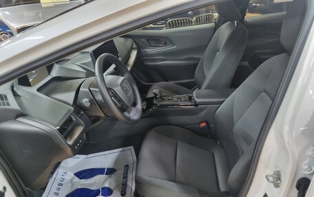 Toyota Prius IV XW50, 2024 год, 4 030 000 рублей, 13 фотография