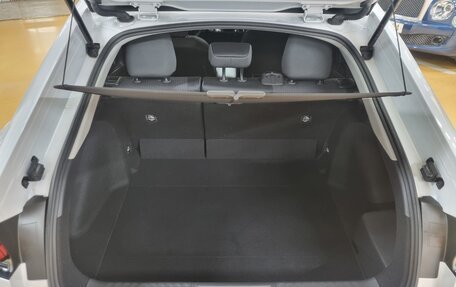 Toyota Prius IV XW50, 2024 год, 4 030 000 рублей, 11 фотография