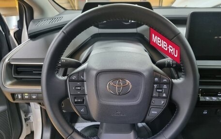 Toyota Prius IV XW50, 2024 год, 4 030 000 рублей, 9 фотография