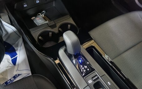 Toyota Prius IV XW50, 2024 год, 4 030 000 рублей, 17 фотография