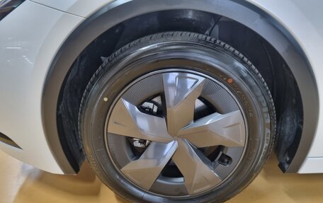Toyota Prius IV XW50, 2024 год, 4 030 000 рублей, 16 фотография