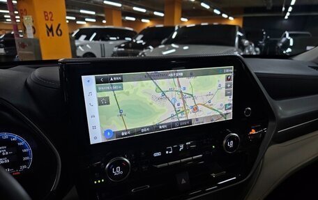 Toyota Highlander, 2023 год, 6 400 000 рублей, 9 фотография
