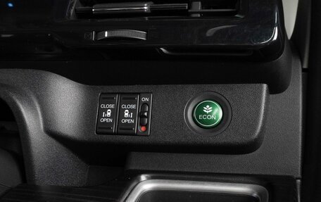 Honda Stepwgn IV, 2015 год, 1 799 000 рублей, 16 фотография
