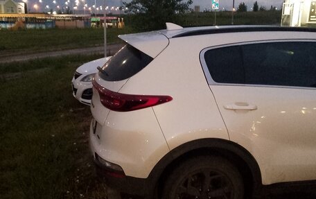 KIA Sportage IV рестайлинг, 2021 год, 2 300 000 рублей, 3 фотография