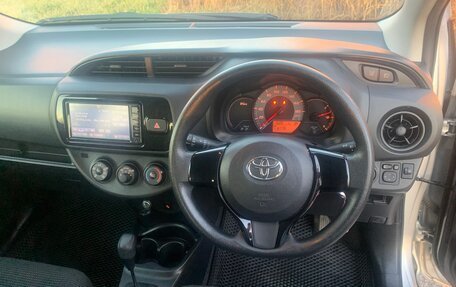 Toyota Vitz, 2017 год, 990 000 рублей, 4 фотография