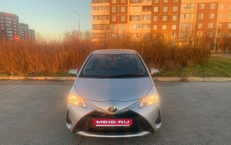 Toyota Vitz, 2017 год, 990 000 рублей, 2 фотография